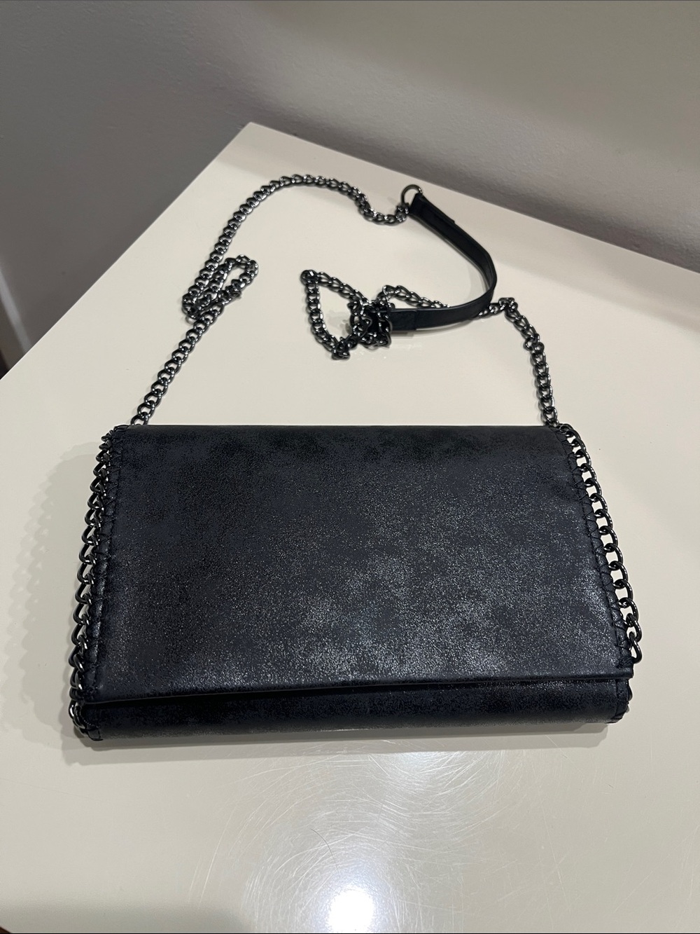 Chelsea28 black Chain-Trim Crossbody Bag